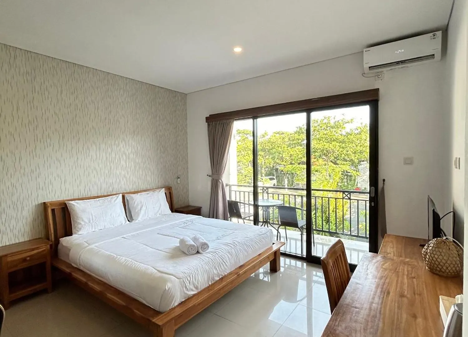 Bliss Studio Seminyak contacts